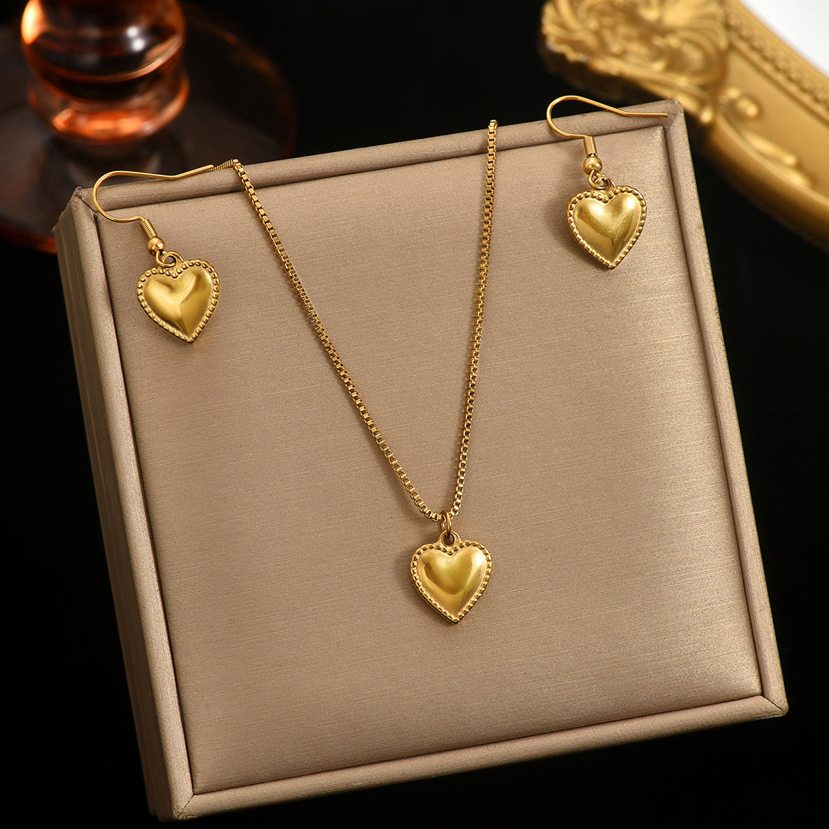 Luxury Lxalry 18K Gold Plated Symmetrical Heart Hypoallergenic Necklace