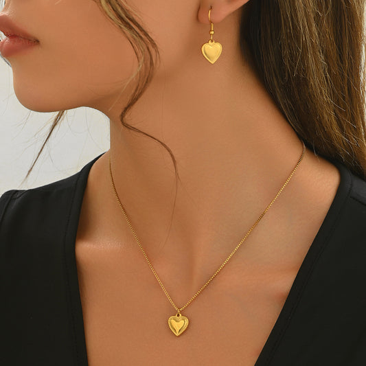 Luxury Lxalry 18K Gold Plated Symmetrical Heart Hypoallergenic Necklace