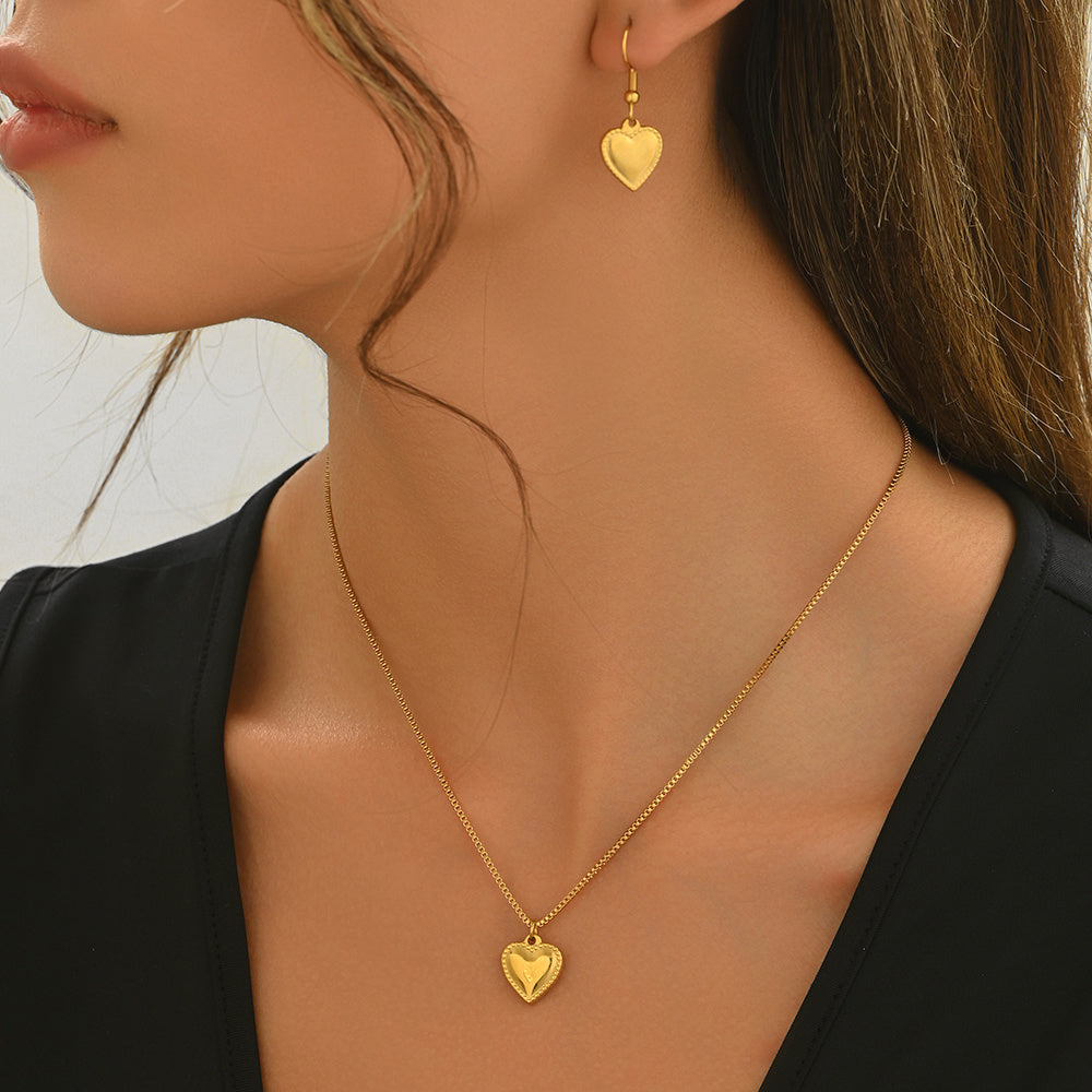 Luxury Lxalry 18K Gold Plated Symmetrical Heart Hypoallergenic Necklace