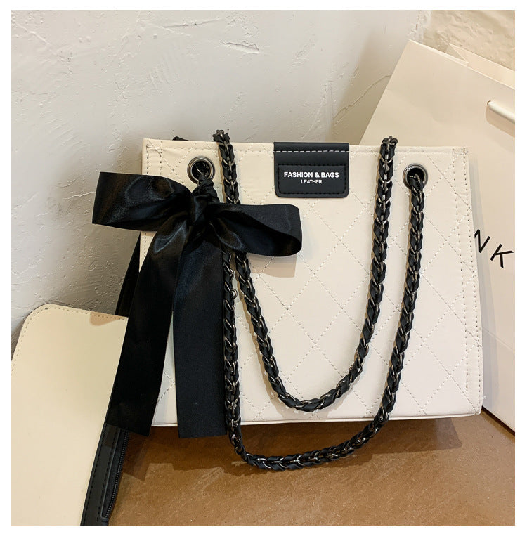 Embroidered Thread Tote Chain Handbag