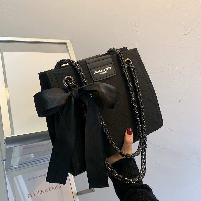 Embroidered Thread Tote Chain Handbag