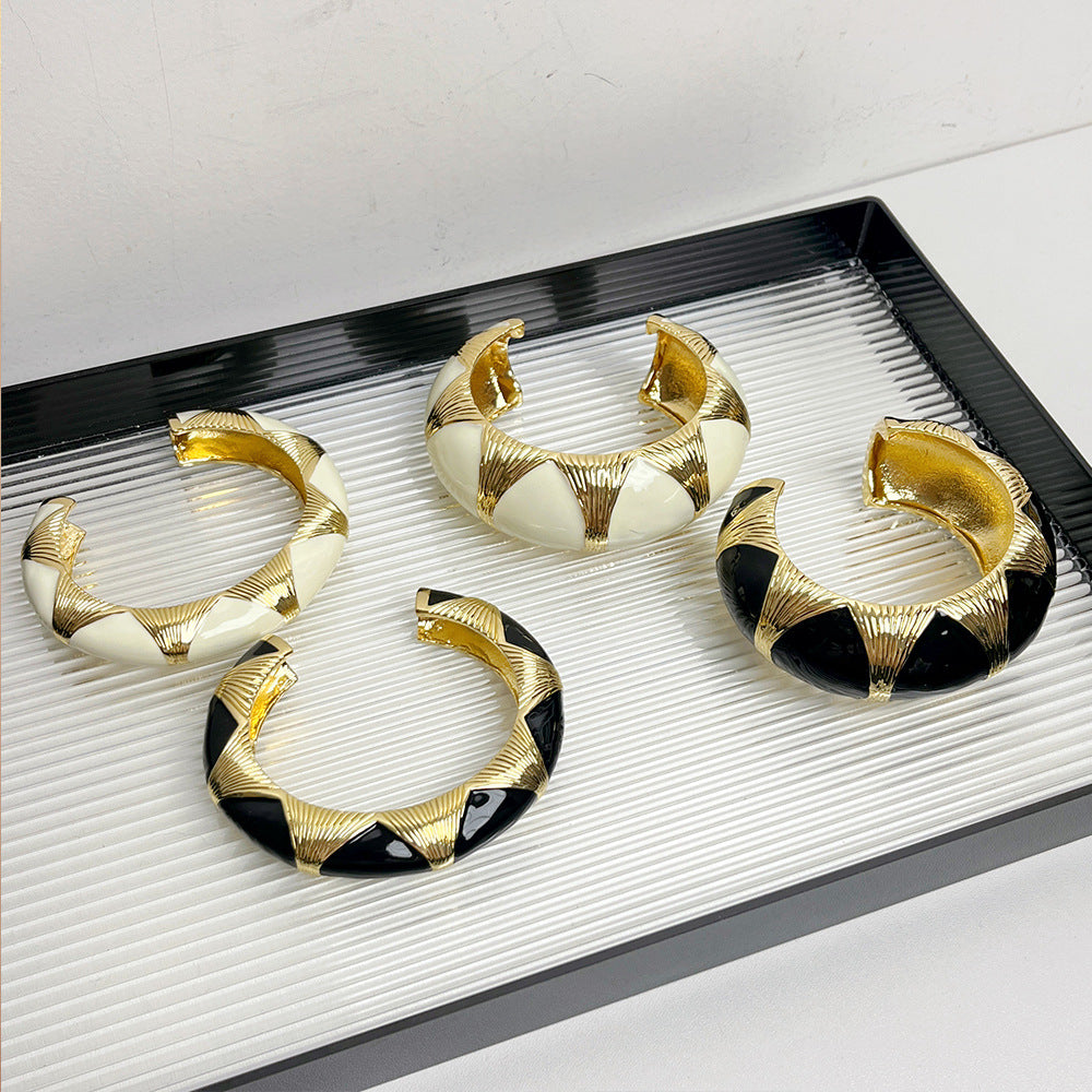 French Retro Oval Black Gold Enamel Bracelet