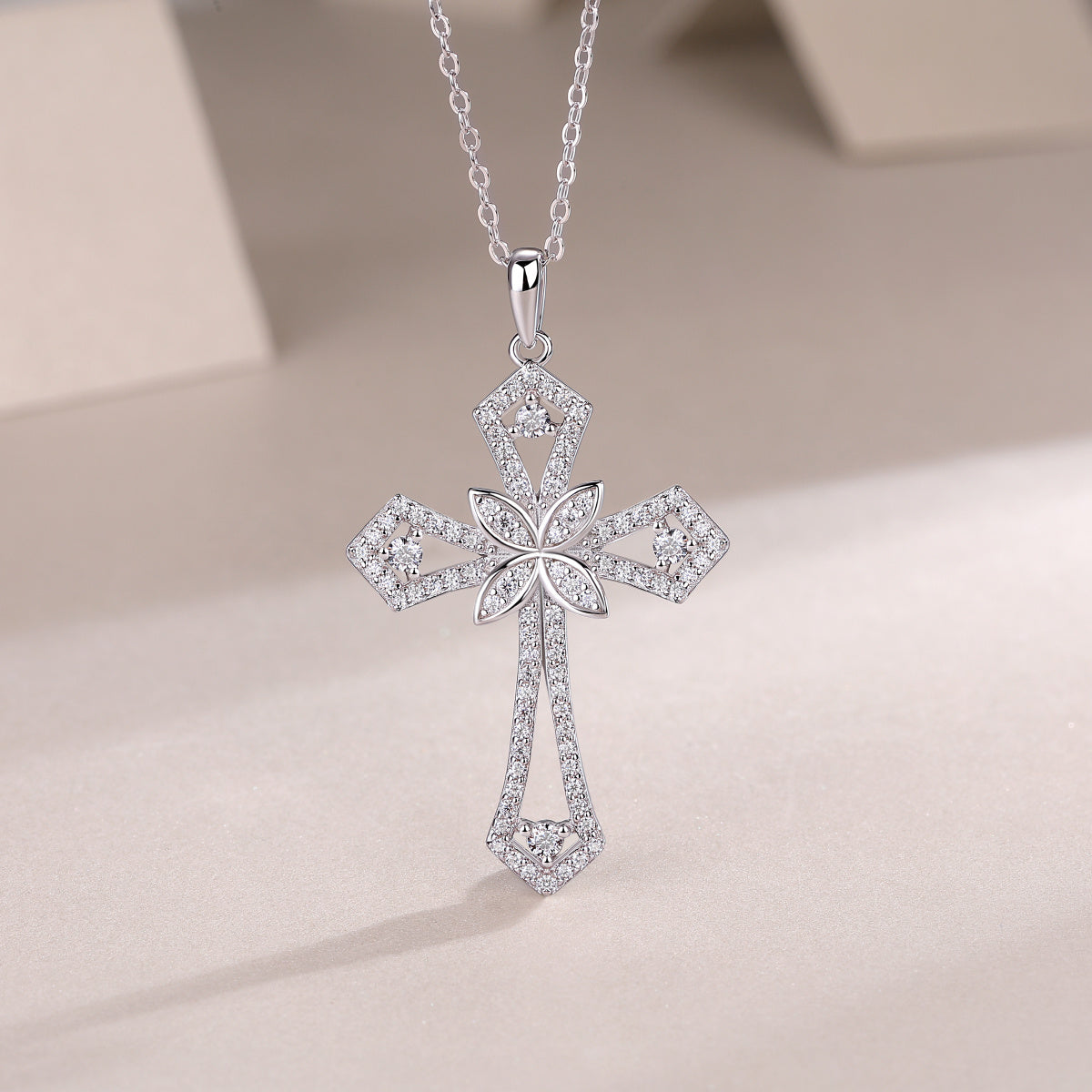 Force Luxury Diamond Necklace Set With Mossan Diamond Silver Ornaments