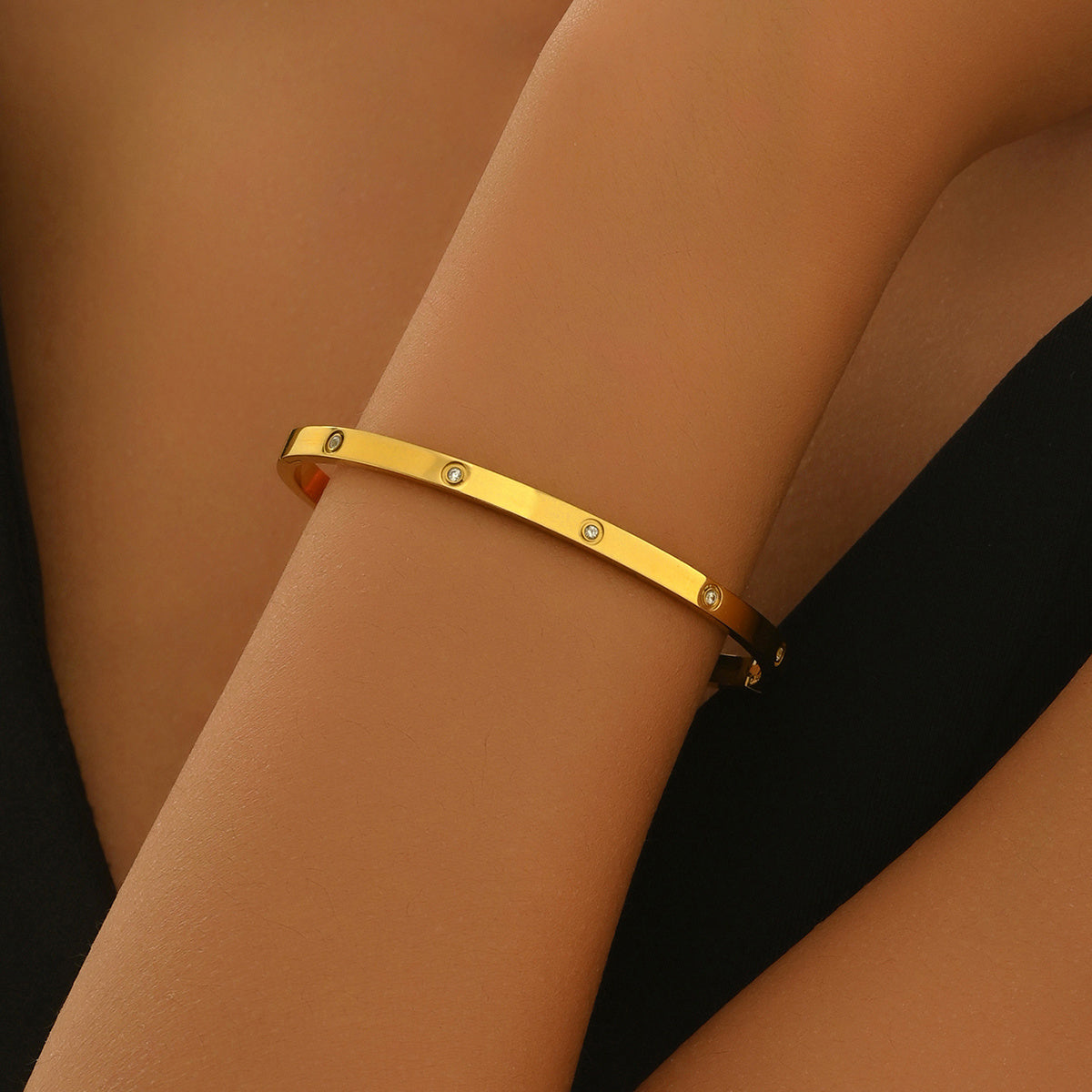 Lxalry 18K Gold Plated Hypoallergenic Bracelet